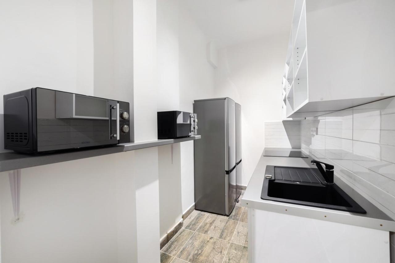 Buda Centre Homes By The Allee Shopping Mall บูดาเปสต์ ภายนอก รูปภาพ